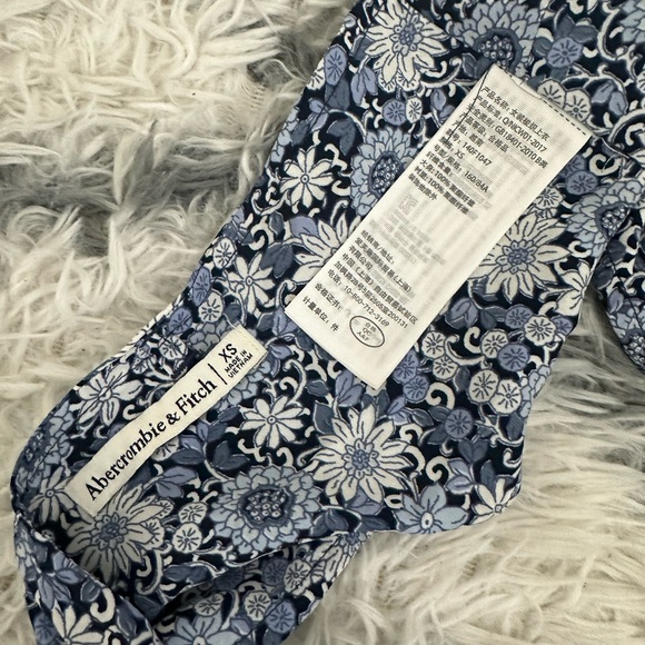 ABERCROMBIE & FITCH - XS - Bandana Top - BLUE - Picture 5 of 5